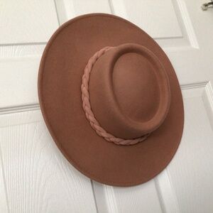 Wide brim wool hat with braid accent